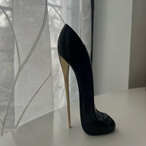 Caroline Herrera Good Girl perfume